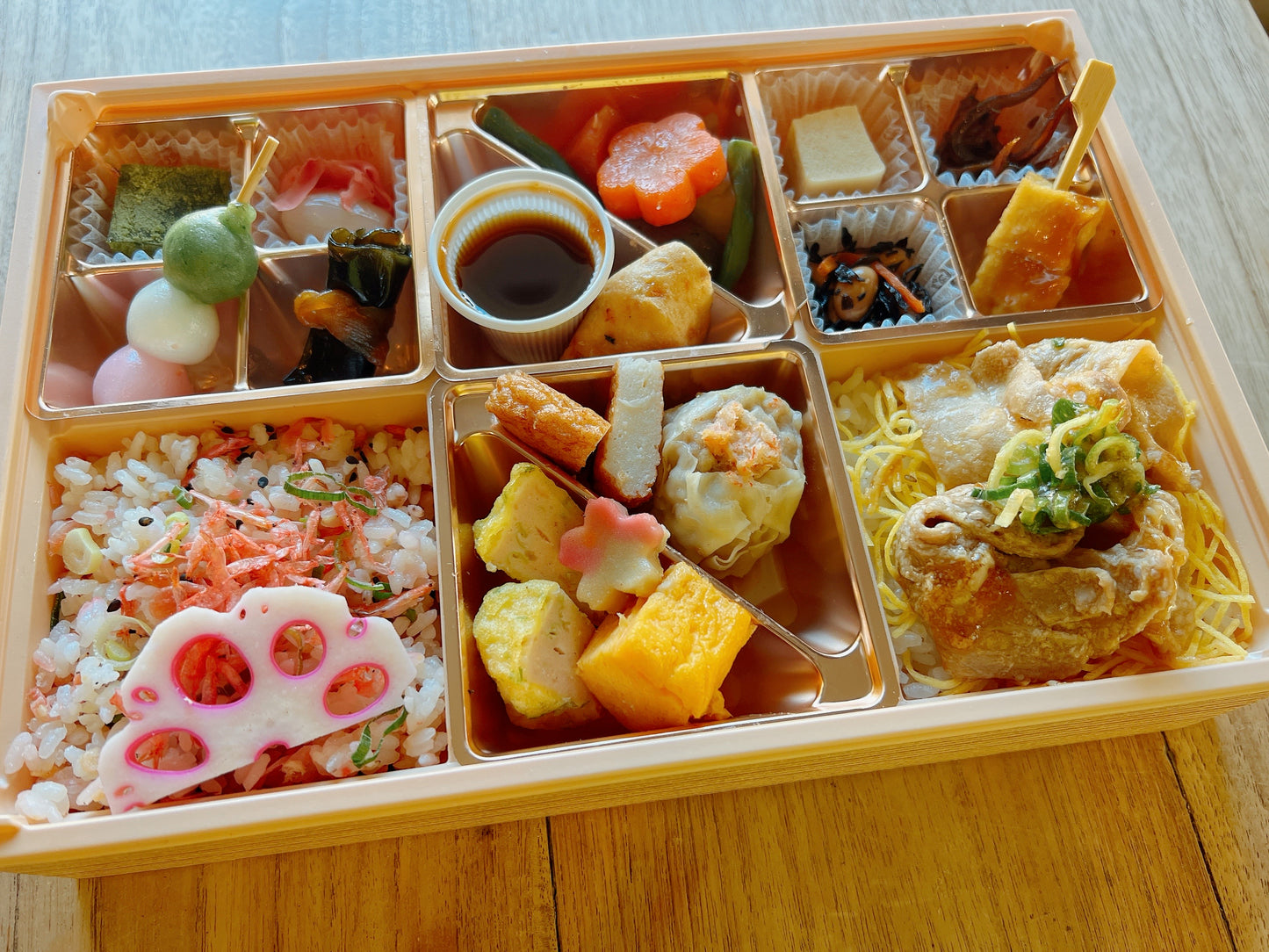 蟹シューマイ・桜海老の混ぜごはんと豚肉とろみ丼