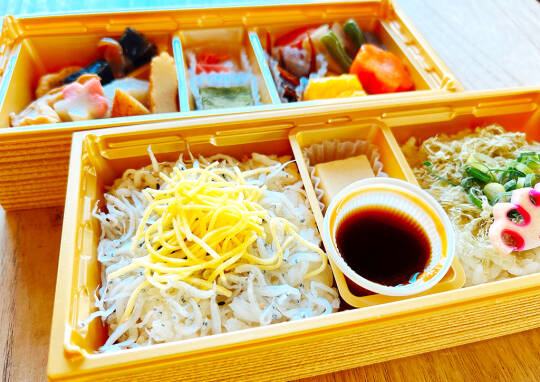 しらすご飯・とろろご飯と金沢おでん
