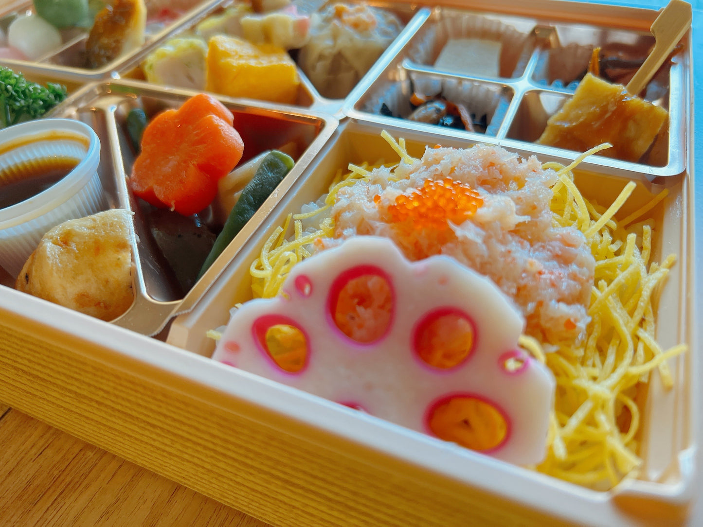 蟹ほぐしご飯・しらす錦糸ご飯と金沢づくし